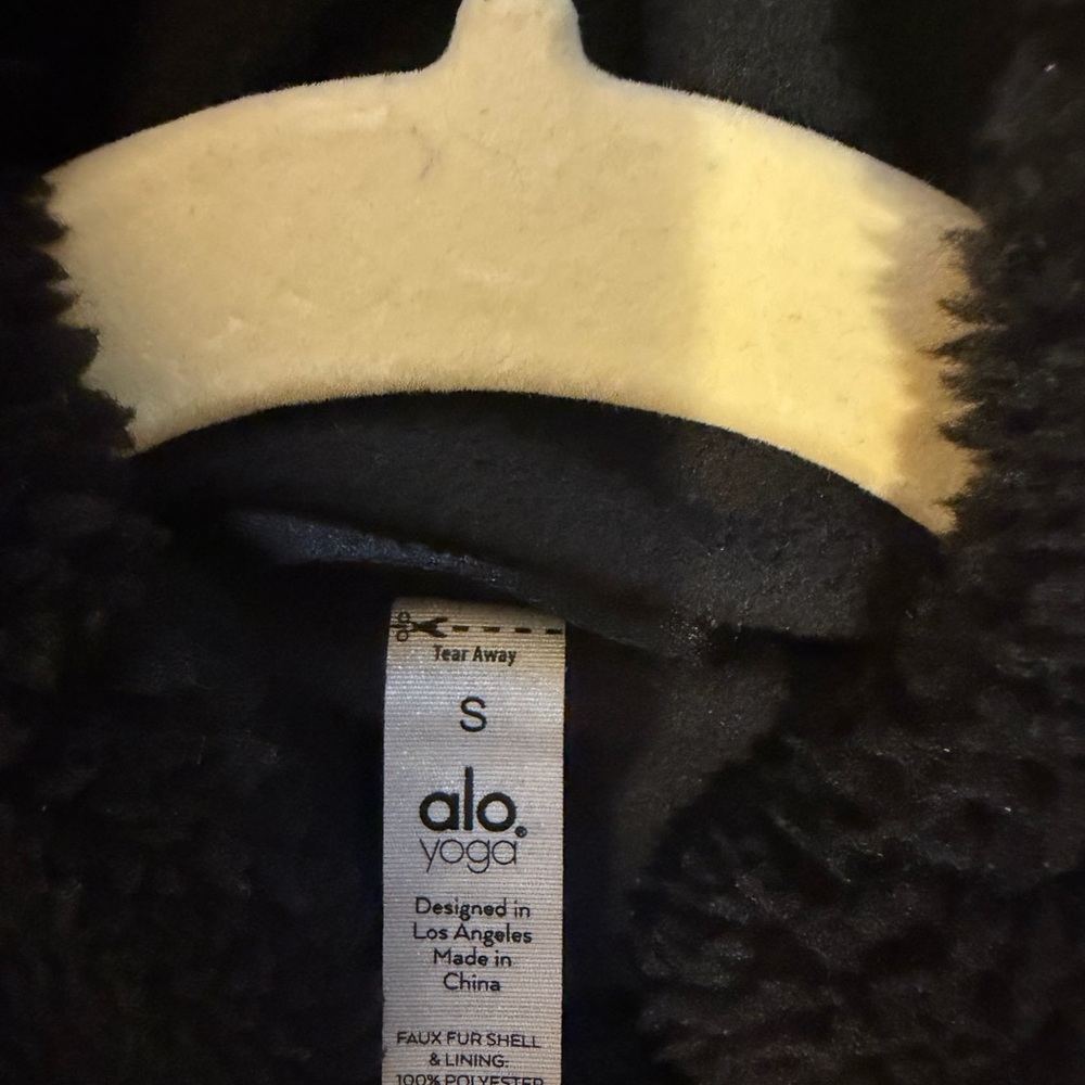 ALO Yoga Black Teddy Jacket - Picture 5 of 5